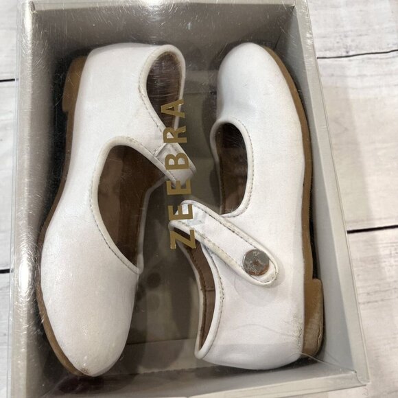 Zeebra White Mary-Janes - Picture 10 of 11